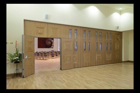 Dividers Modernfold – for its installation at St Thomas’ and St Luke’s Church, Birmingham
